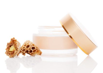 طريقة صنع واستخدام كريم شمع العسل للبشرة