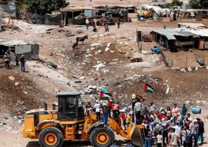 ليبرمان:إسرائيل لن تتفاوض مع ممثلي  الخان الأحمر