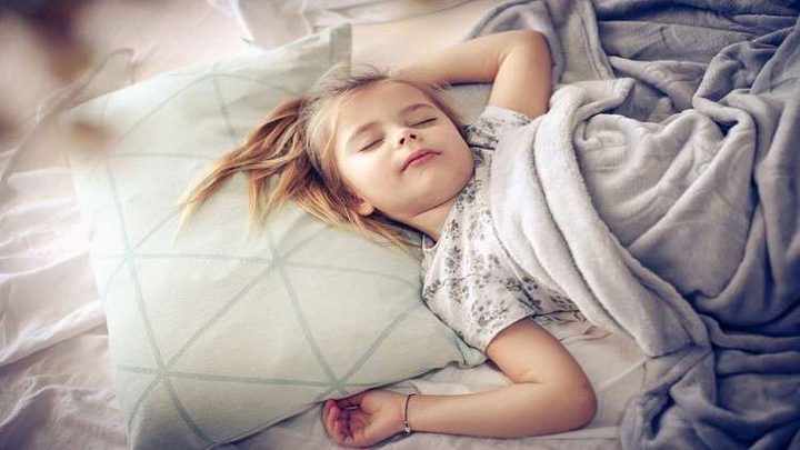 صوت الأم يتفوق على إنذار الحريق في إيقاظ الأطفال!