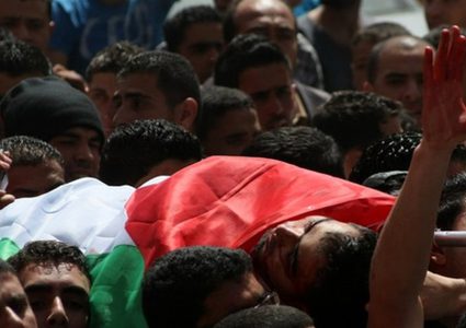 شهيد و(80) اصابة خلال المسير البحري شمال قطاع غزة