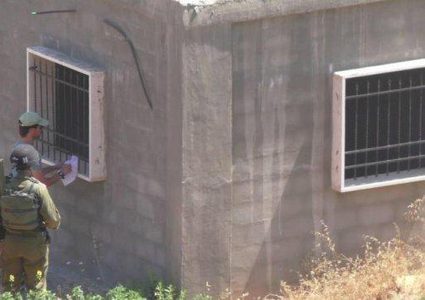 اخطارات بوقف بناء منزل و3 بركسات في الزاوية