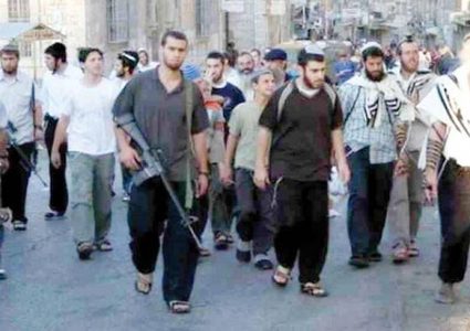 مستوطنون يعربدون قرب الحرم الابراهيمي في الخليل