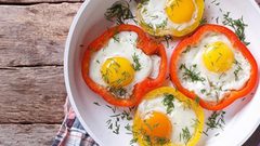 وصفة البيض في الفلفل الرومي