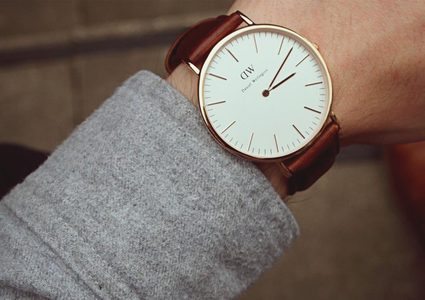 لماذا جرت العادة على وضع الساعة في اليد اليسرى؟