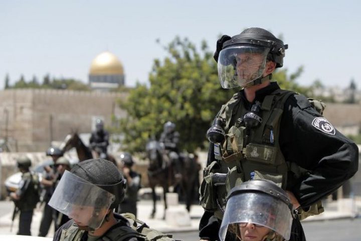 الاحتلال يبعد أربعة من كوادر "فتح" في القدس