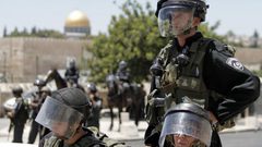 الاحتلال يبعد أربعة من كوادر "فتح" في القدس