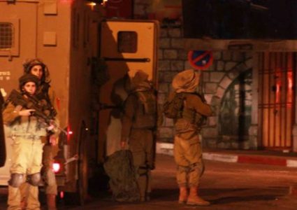 اندلاع مواجهات مع قوات الاحتلال جنوب المسجد الأقصى
