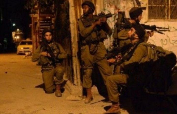 حملة اعتقالات تطال (15) شابًا في الضفة والقدس