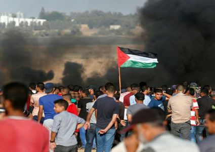 حدود غزة .. "المنطقة العازلة" تضج بالحياة والموت