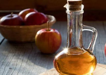 نقع القدمين بخل التفاح.. 5 فوائد "مذهلة"