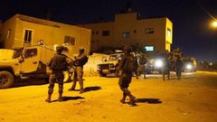 الاحتلال يداهم مسجداً في نابلس ويعتقل شابين