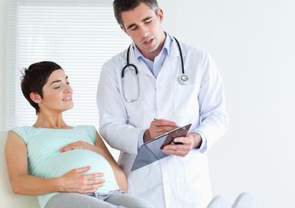 حمض الفوليك يدعم النمو الصحي لدماغ الاجنة