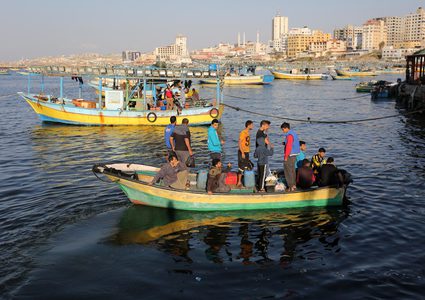 صيادون في ميناء غزة