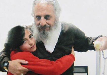 الاحتلال يواصل عزل الأسير المسن صدقي الزرو