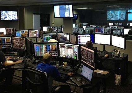 موقف محرج على الهواء مباشرة! (فيديو)