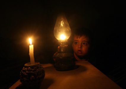 "كهرباء غزة" بين الأمس واليوم.. ما الذي تغير؟!