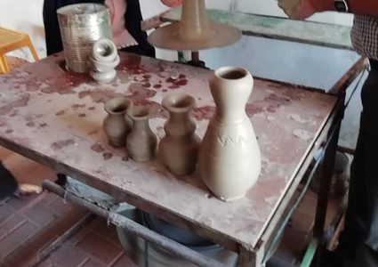 ثقافة جنين تنظم دورة لصناعة الفخار في يعبد