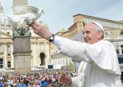 البابا فرنسيس: السياسة الجيدة هي في خدمة السلام