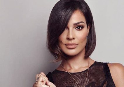 نجيم تشغل مجدداً مواقع التواصل بإطلالتها ‎