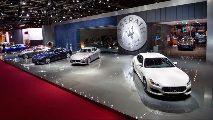 حريق ضخم يلتهم مئات سيارات "مازيراتي" الفخمة