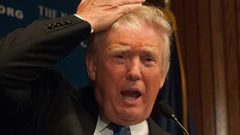 عزل ترامب ووقف نزيف "القرارات السوداء"