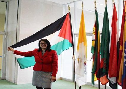 شعث يهنئ عضو الكونغرس الأميركي فلسطينية الأصل