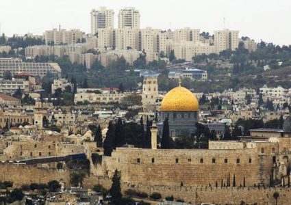 محافظ القدس يطلع قنصل إيطاليا على الأوضاع في القدس