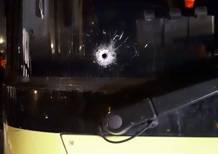 اصابتان بإطلاق نار على حافلة قرب "بيت ايل"