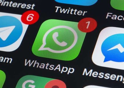 "واتس آب" تسمح بإجراء محادثات سرية في المجموعات