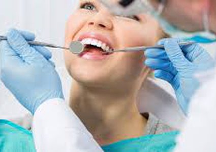 تأثير الآم الأسنان قد يشمل الصداع وقلة النوم