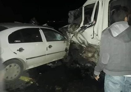 وفاة شاب وإصابة (20) عامل في حادثي سير جنوب الخليل