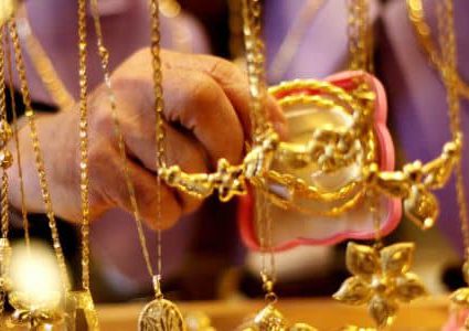 الذهب يهبط لأدنى مستوياته في أسبوع