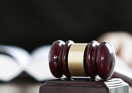 دفن والدته خارج روسيا ليتقاضى معاشها!