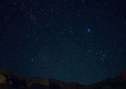 مركز فلكي يرصد اختفاء نجم من سماء الإمارات