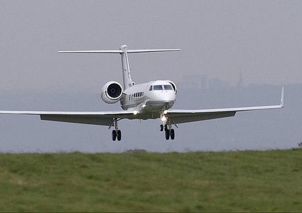 شهود عيان يؤكدون هبوط طائرة اسرائيلية في باكستان