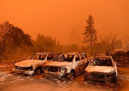 مقتل 5 أشخاص في حرائق الغابات في ولاية كاليفورنيا