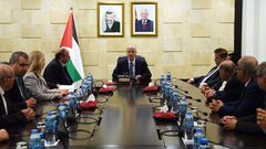 الحكومة تجدد الدعوة لنبذ الانقسام والانحياز لشعبنا