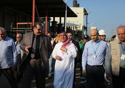 بعد رشقه بالحجارة.. صفعة فلسطينية أخرى لسفير قطر