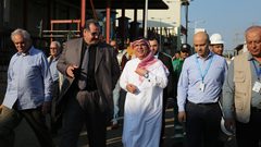 بعد رشقه بالحجارة.. صفعة فلسطينية أخرى لسفير قطر