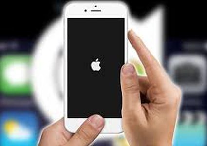 أبل تعترف بالمشكلات التقنية في آيفون 10 وماك برو