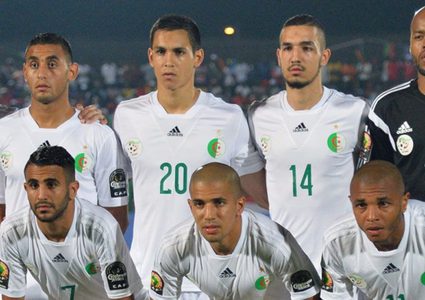 مدرب الجزائر يستبعد نجم شالكه من مباراة توجو