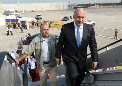 نتنياهو يقطع زيارته إلى باريس ويعود إلى تل أبيب