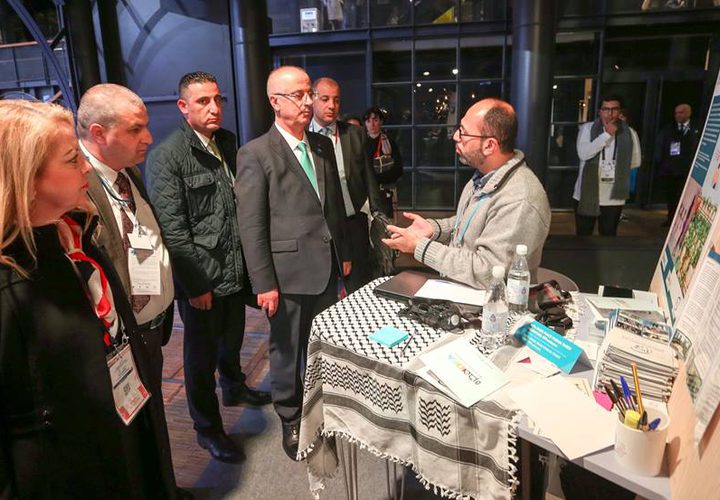 مشاركة رئيس الوزراء الفلسطيني، رامي الحمدالله اليوم ونيابة عن فخامة الأخ الرئيس محمود عباس في العاصمة الفرنسية باريس، في منتدى باريس للسلام بمناسبة الذكرى 100 لانتهاء الحرب العالمية الأولى.