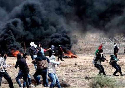 الاحتلال: 15مواطنًا اقتحموا السياج الفاصل شرق غزة