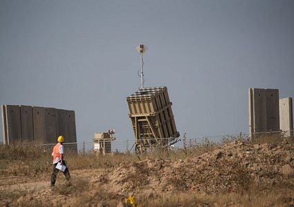 قوات الاحتلال تعزز بطاريات القبة الحديدية والمشاة