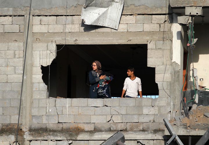 أنقاض المباني المنهارة في مدينة غزة في 13 نوفمبر 2018 ، بعد غارة جوية إسرائيلية.