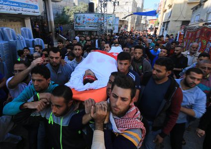 غزة تشيع جثمان الشهيد محمد التتري