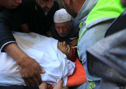 تشييع جثمان الشهيد محمد زكريا اسماعيل التتري 27 عاما الذي استشهد جراء التصعيد الاسرائيلي على قطاع غزة.