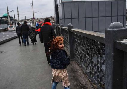 يحقق في مليار يورو مخصصة للاجئين السوريين بتركيا