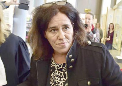 محاكمة فرنسية بتهمة حبس طفلتها في صندوق